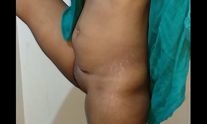 Indian Newly Unavailable Bhabhi Body Massage Just After Bath